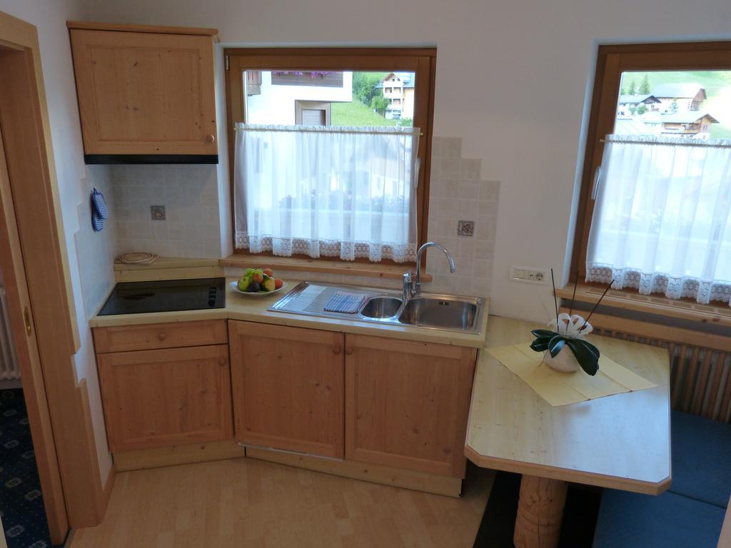 Garni La Dorada Aparthotel Colfosco Bilik gambar