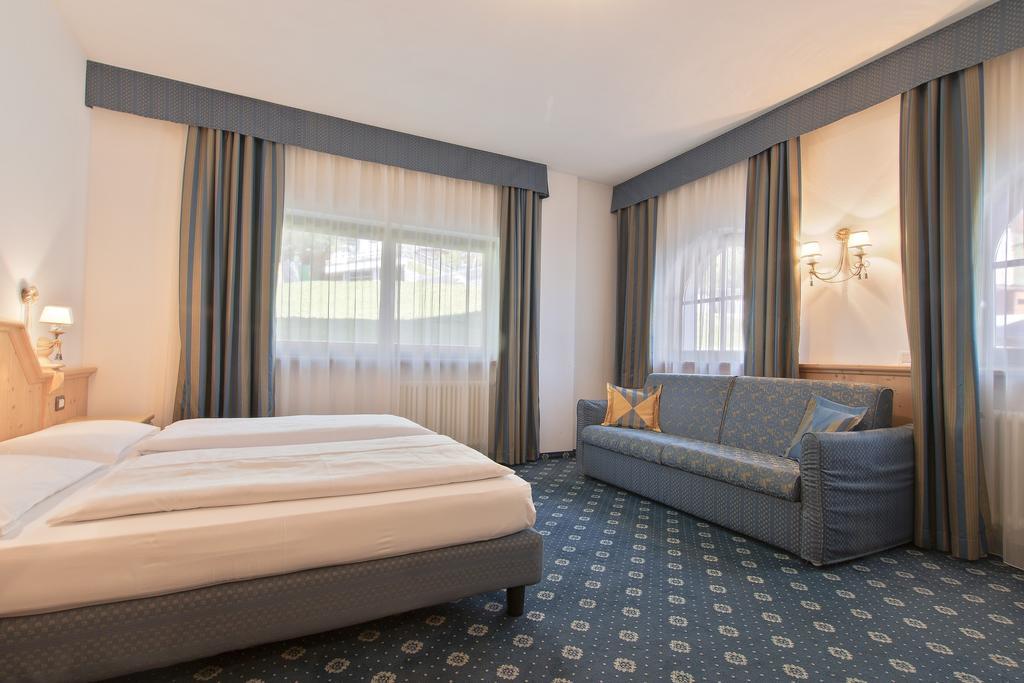 Garni La Dorada Aparthotel Colfosco Luaran gambar