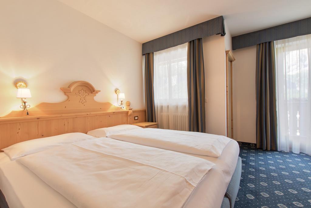 Garni La Dorada Aparthotel Colfosco Luaran gambar