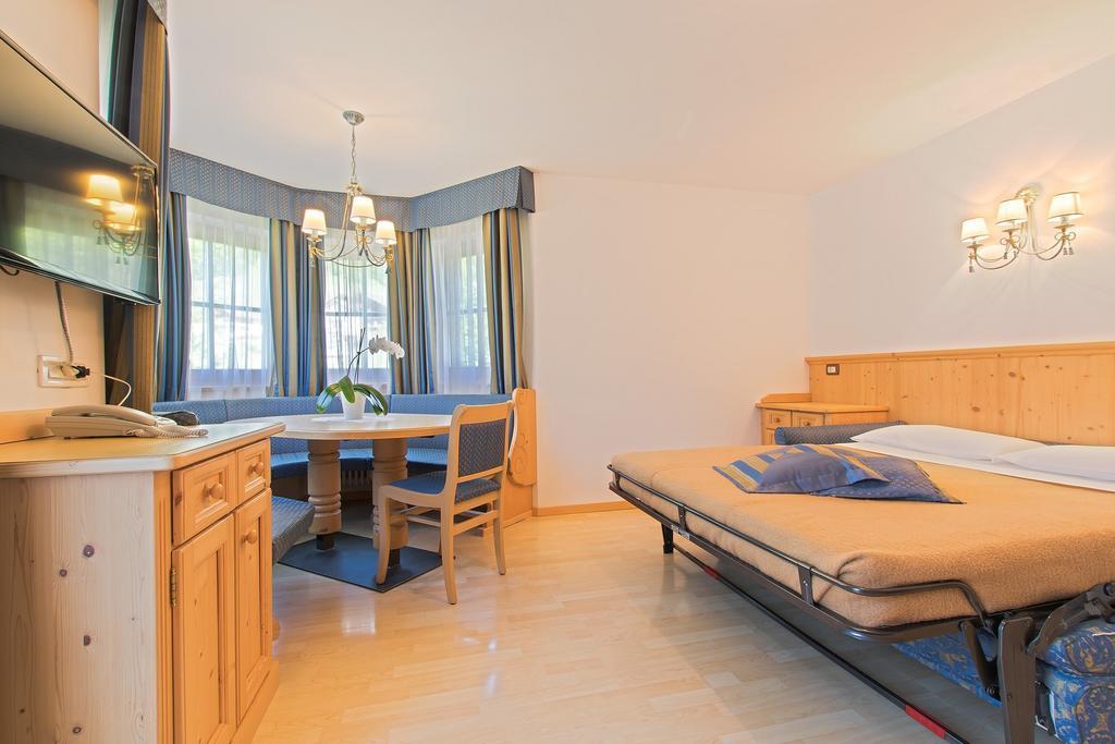 Garni La Dorada Aparthotel Colfosco Luaran gambar