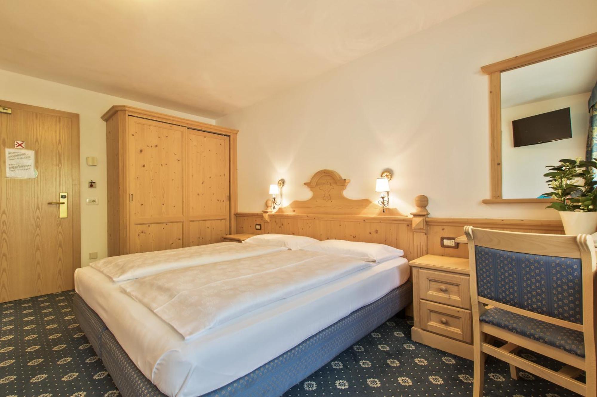 Garni La Dorada Aparthotel Colfosco Luaran gambar