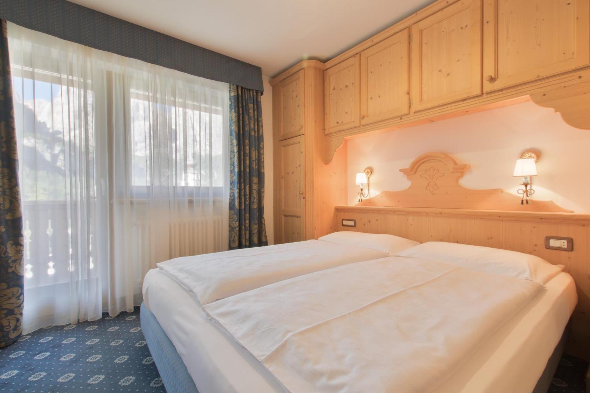 Garni La Dorada Aparthotel Colfosco Luaran gambar